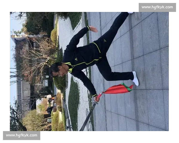 毽赛惊现功夫魂：高手足尖演 “云手旋风”